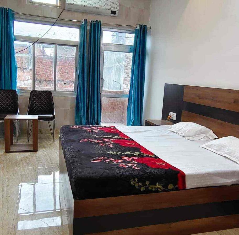 The Nirmala Palace Hotel Ayodhya Exterior photo