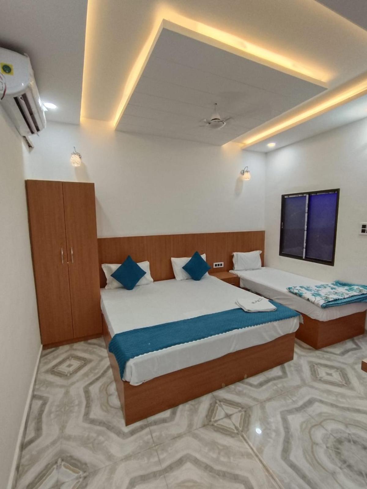 The Nirmala Palace Hotel Ayodhya Exterior photo